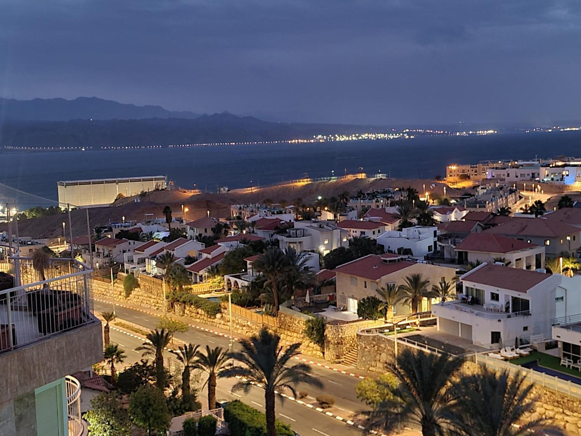 Exclusive Top Luxury Penthouse Near The Sea With Privat Roof-Pool Lägenhet Eilat Exteriör bild